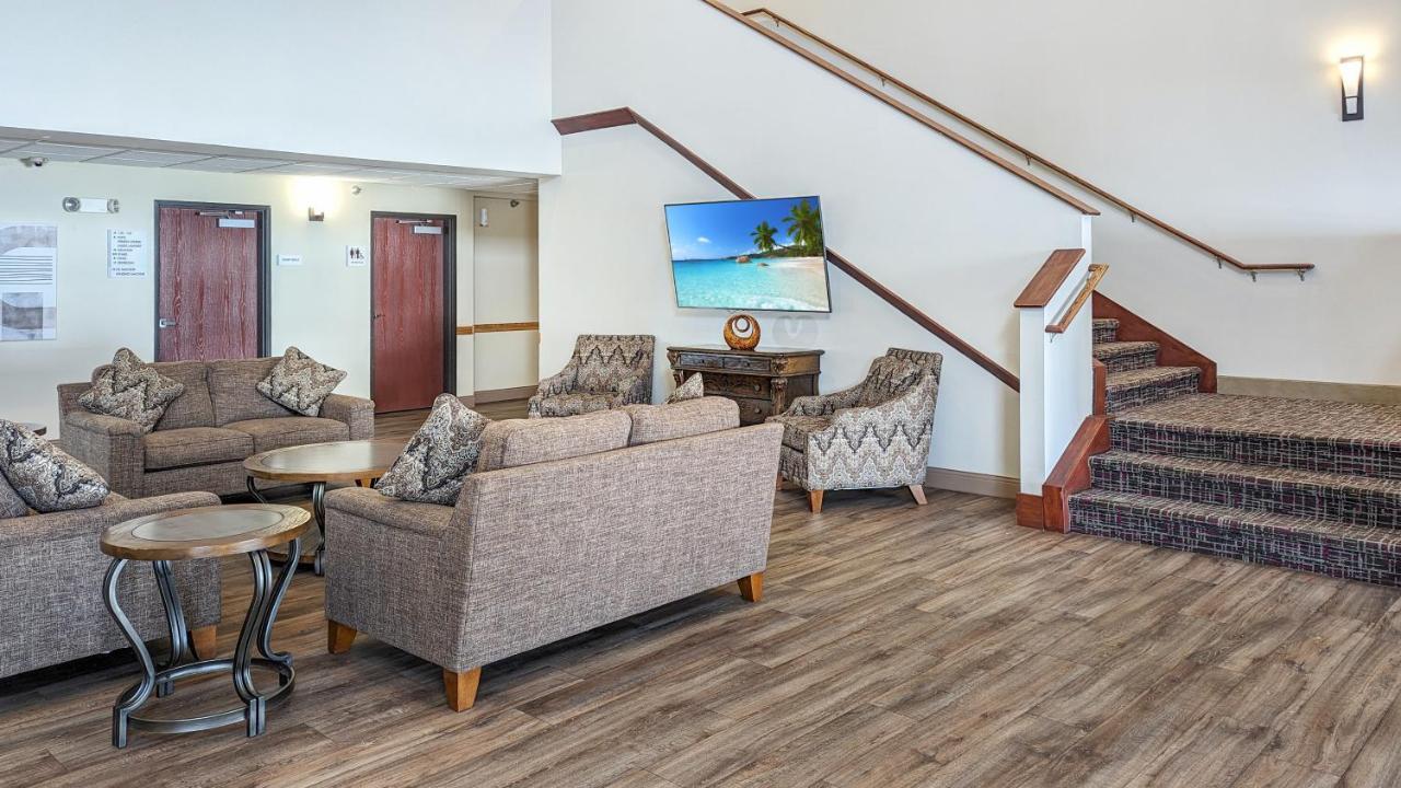 Estherville Hotel & Suites Bagian luar foto