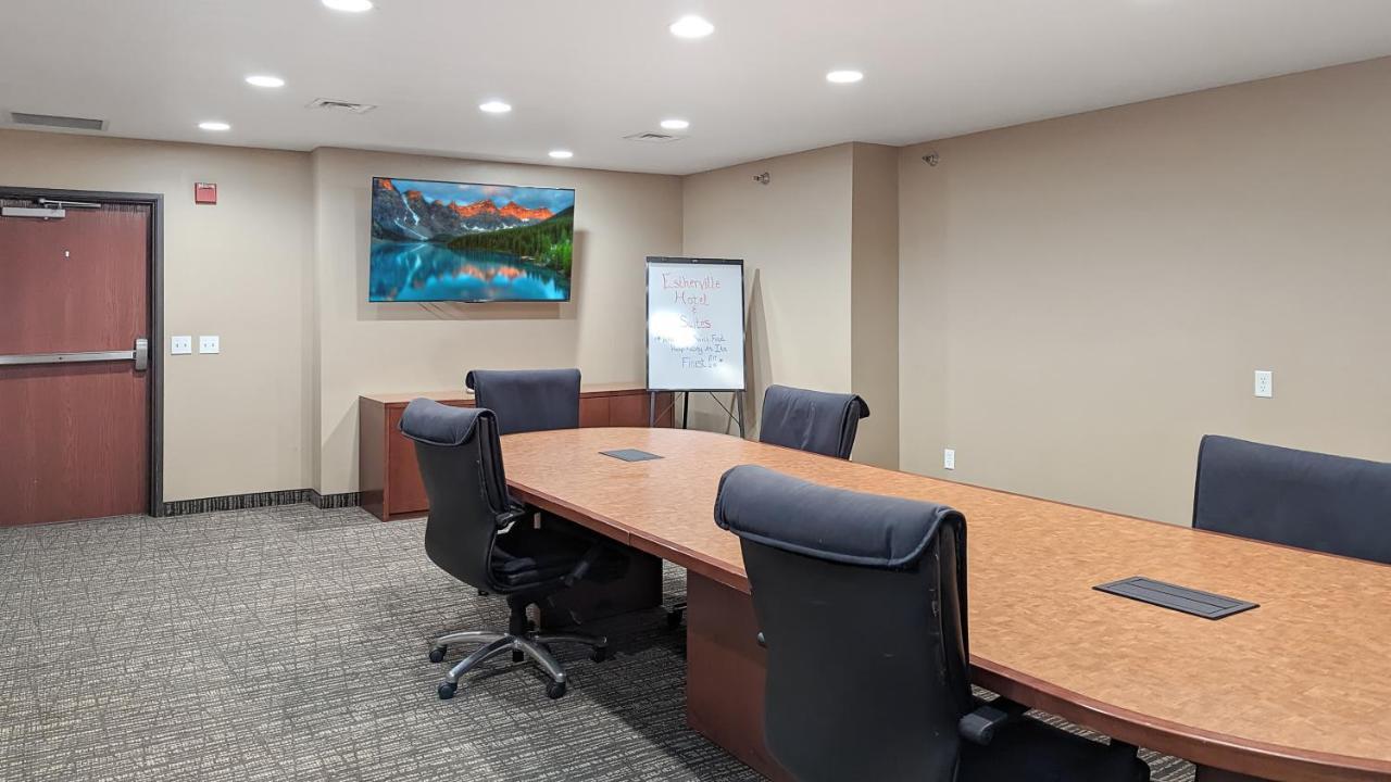 Estherville Hotel & Suites Bagian luar foto